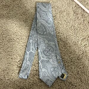 Countess Mara silk tie like new